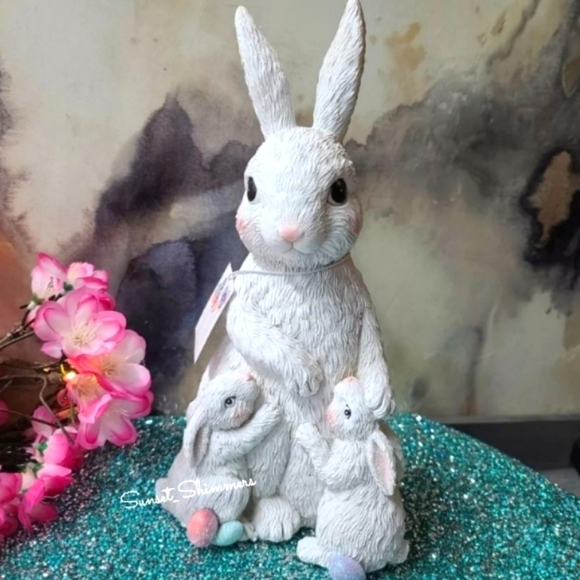 NEW Hip Hop BUNNY RABBIT FAMILY FIGURINE Mother Children EASTER resin PRECIOUS - Picture 1 of 6